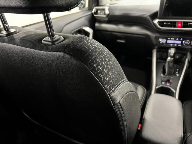 ロッキープレミアムＧ　走行８４６９キロ／ＬＥＤヘッドライト一年保証・走行距離無制限走行８４６９キロ　助手席エアバック　純正カーペットマット　サイドエアバック　クリアランスソナー　オートライト　ＬＥＤヘッドライト　シートヒーター　アイドリングストップ（埼玉県）の中古車