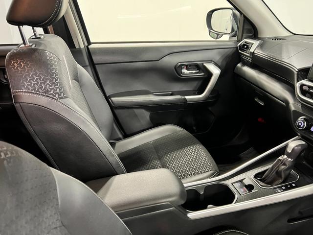 ロッキープレミアムＧ　走行８４６９キロ／ＬＥＤヘッドライト一年保証・走行距離無制限走行８４６９キロ　助手席エアバック　純正カーペットマット　サイドエアバック　クリアランスソナー　オートライト　ＬＥＤヘッドライト　シートヒーター　アイドリングストップ（埼玉県）の中古車