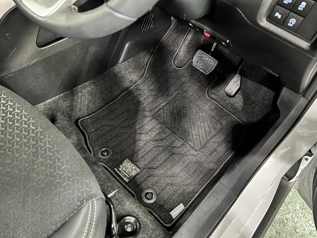 ロッキープレミアム 4WD/走行23113キロ/純正9型ナビドラレコ1年保証距離無制限 走行距離23113キロ 純正フルセグナビ バックカメラ ドラレコ 純正マット サイドエアバッグ LEDヘッドランプ アイドリングストップ シートヒーター オート格納式ドアミラー(埼玉県)の中古車