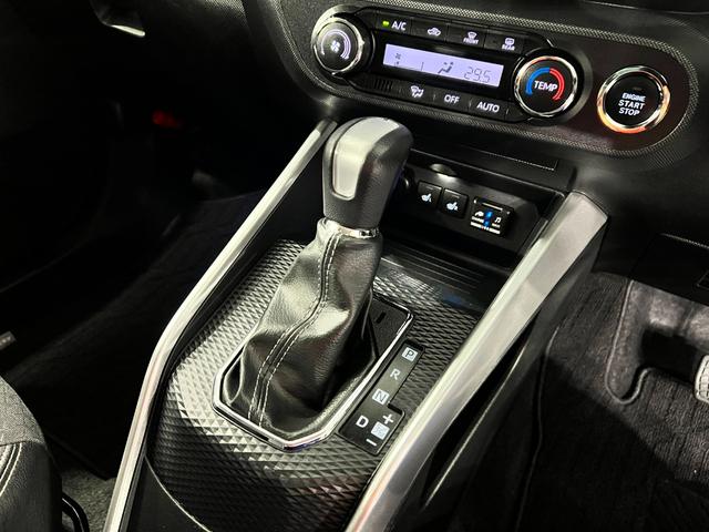 ロッキープレミアム 4WD/走行23113キロ/純正9型ナビドラレコ1年保証距離無制限 走行距離23113キロ 純正フルセグナビ バックカメラ ドラレコ 純正マット サイドエアバッグ LEDヘッドランプ アイドリングストップ シートヒーター オート格納式ドアミラー(埼玉県)の中古車