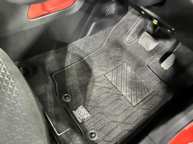 ロッキーＧ　走行６１２６２キロ／９インチナビ／雹害／全周囲カメラ一年保証・走行距離無制限走行６１２６２キロ　フルセグナビ　ブルートゥース　全周囲カメラ　ドラレコ　クリアランスソナー　ＬＥＤヘッドライト　オートライト　シートヒーター（埼玉県）の中古車