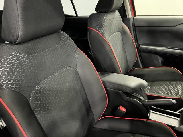 ロッキーＧ　走行６１２６２キロ／９インチナビ／雹害／全周囲カメラ一年保証・走行距離無制限走行６１２６２キロ　フルセグナビ　ブルートゥース　全周囲カメラ　ドラレコ　クリアランスソナー　ＬＥＤヘッドライト　オートライト　シートヒーター（埼玉県）の中古車