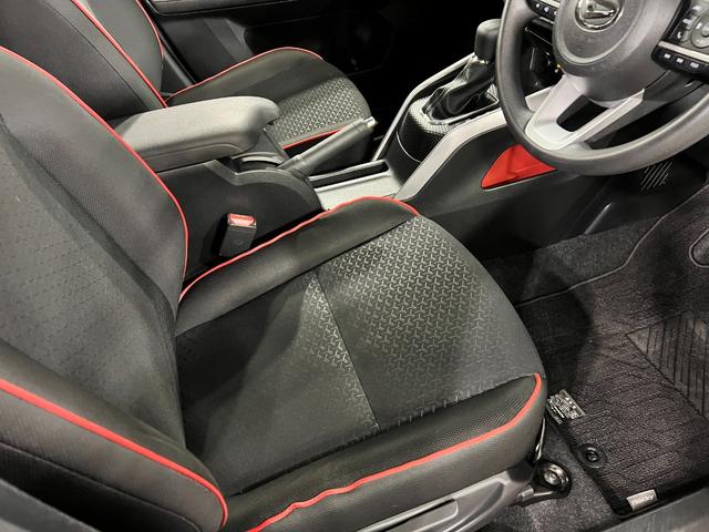 ロッキーＧ　走行６１２６２キロ／９インチナビ／雹害／全周囲カメラ一年保証・走行距離無制限走行６１２６２キロ　フルセグナビ　ブルートゥース　全周囲カメラ　ドラレコ　クリアランスソナー　ＬＥＤヘッドライト　オートライト　シートヒーター（埼玉県）の中古車