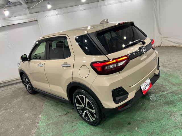 ロッキープレミアムＧ　走行５１２８３キロ／雹害／ナビ／ドラレコ雹害車　フルセグナビ　バックカメラ　ドラレコ　クリアランスソナー　オートライト　ＬＥＤヘッドライト　シートヒーター　一年保証・走行距離無制限走行５１２８３キロ（東京都）の中古車