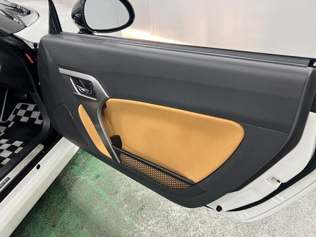 コペンローブ　Ｓ　走行２２０３７キロ／ナビ／ドラレコ／ＥＴＣ一年保証・走行距離無制限走行２２０３７キロ　タイヤ４本交換　フルセグナビ　ブルートゥース　ドラレコ　オートライト　ＬＥＤヘッドライト　シートヒーター（埼玉県）の中古車