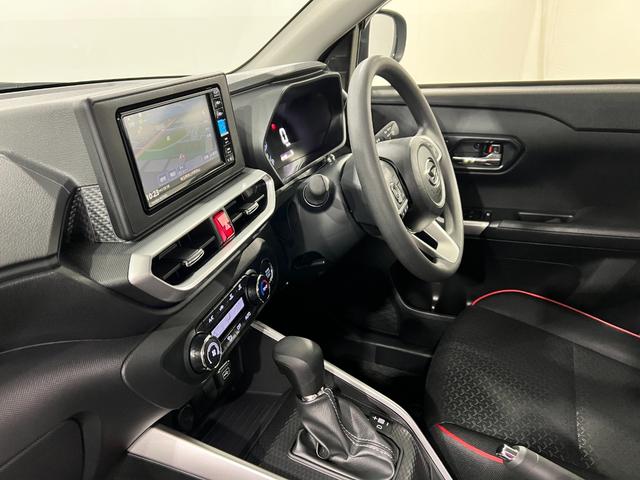 ロッキーＸ　走行２８６７キロ／ナビ／ドラレコ／全周囲カメラ一年保証・走行距離無制限走行２８６７キロ　フルセグナビ　ブルートゥース　全周囲カメラ　ドラレコ　クリアランスソナー　オートライト　ＬＥＤヘッドライト（埼玉県）の中古車