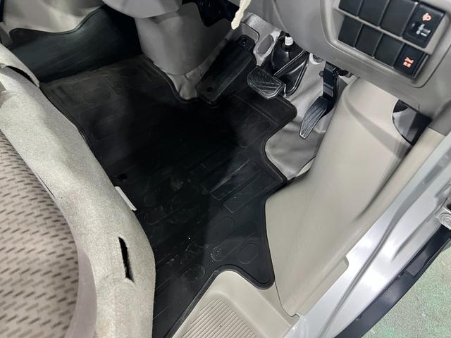 エブリイPC 走行63887キロ/車検整備付/雹害一年保証・走行距離無制限走行63887キロ 車検整備付 雹害 助手席エアバック 純正カーペットマット AMFMラジオ キーレス(埼玉県)の中古車