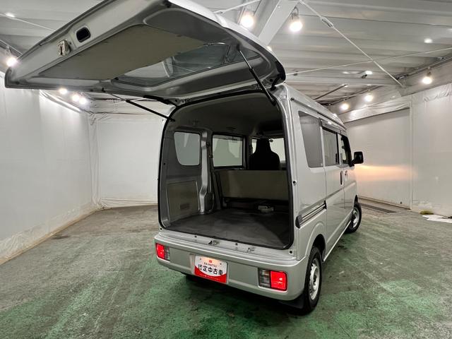 エブリイPC 走行63887キロ/車検整備付/雹害一年保証・走行距離無制限走行63887キロ 車検整備付 雹害 助手席エアバック 純正カーペットマット AMFMラジオ キーレス(埼玉県)の中古車