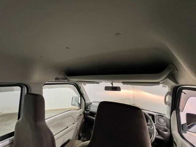 エブリイPC 走行63887キロ/車検整備付/雹害一年保証・走行距離無制限走行63887キロ 車検整備付 雹害 助手席エアバック 純正カーペットマット AMFMラジオ キーレス(埼玉県)の中古車