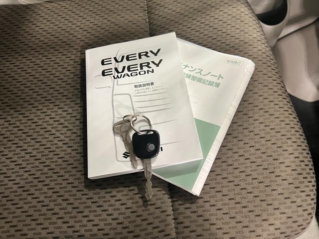 エブリイPC 走行63887キロ/車検整備付/雹害一年保証・走行距離無制限走行63887キロ 車検整備付 雹害 助手席エアバック 純正カーペットマット AMFMラジオ キーレス(埼玉県)の中古車