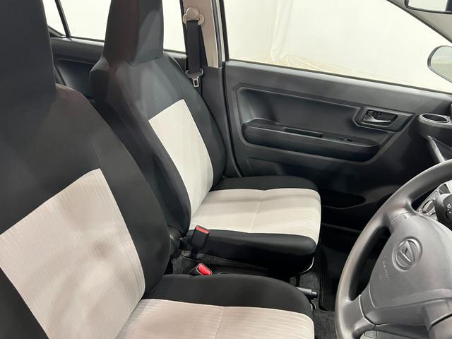 ミライースL SAIII 走行4739キロ/オートライト/マット1年保証距離無制限 走行距離4739キロ マット クリアランスソナー オートライト オートマチックハイビーム アイドリングストップ マニュアルエアコン キーレスエントリー アイドリングストップ(埼玉県)の中古車