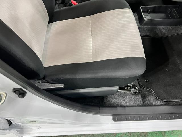 ミライースL SAIII 走行4739キロ/オートライト/マット1年保証距離無制限 走行距離4739キロ マット クリアランスソナー オートライト オートマチックハイビーム アイドリングストップ マニュアルエアコン キーレスエントリー アイドリングストップ(埼玉県)の中古車