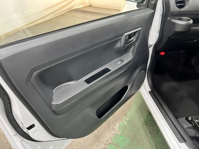 ミライースL SAIII 走行4739キロ/オートライト/マット1年保証距離無制限 走行距離4739キロ マット クリアランスソナー オートライト オートマチックハイビーム アイドリングストップ マニュアルエアコン キーレスエントリー アイドリングストップ(埼玉県)の中古車