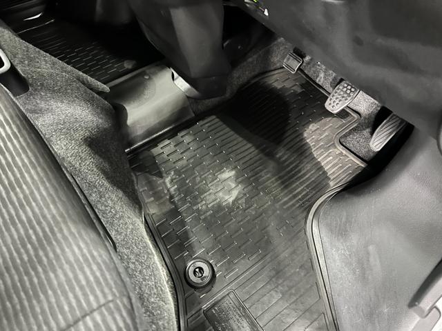 ピクシスバンクルーズ 走行58928キロ/ナビ/バックカメラ一年保証・走行距離無制限走行58928キロ 助手席エアバック ETC ワンセグナビ バックカメラ ブルートゥース クリアランスソナー オートライト(埼玉県)の中古車