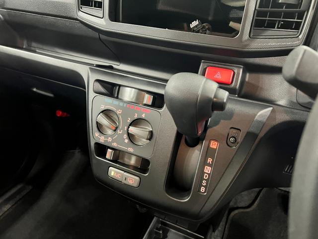 ミライースＬ　ＳＡIII　走行４５７３キロ／オートライト／マット１年保証距離無制限　走行距離４５７３キロ　マット　助手席エアバッグ　クリアランスソナー　オートマチックハイビーム　オートライト　アイドリングストップ　キーレスエントリー　マニュアルエアコン（東京都）の中古車