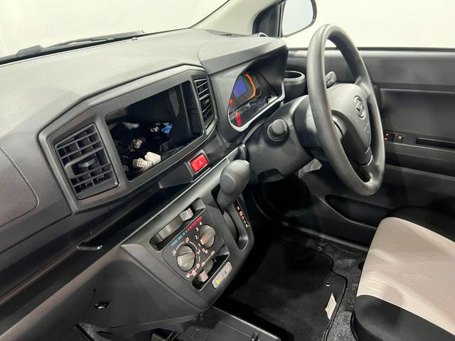 ミライースＬ　ＳＡIII　走行４５７３キロ／オートライト／マット１年保証距離無制限　走行距離４５７３キロ　マット　助手席エアバッグ　クリアランスソナー　オートマチックハイビーム　オートライト　アイドリングストップ　キーレスエントリー　マニュアルエアコン（東京都）の中古車