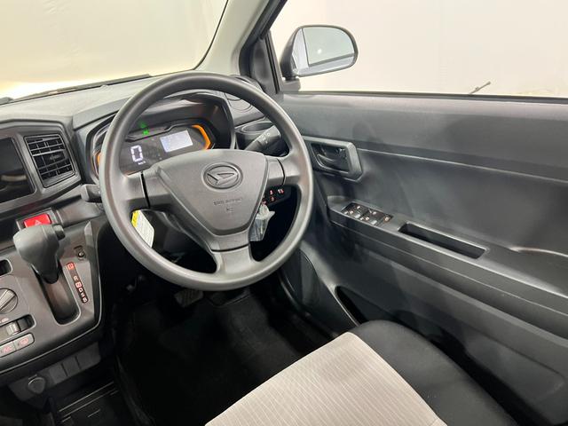 ミライースＬ　ＳＡIII　走行４３０２キロ／オートライト／マット１年保証距離無制限　走行距離４３０２キロ　マット　クリアランスソナー　オートマチックハイビーム　オートライト　アイドリングストップ　マニュアルエアコン　キーレスエントリー　スマートアシスト３（埼玉県）の中古車