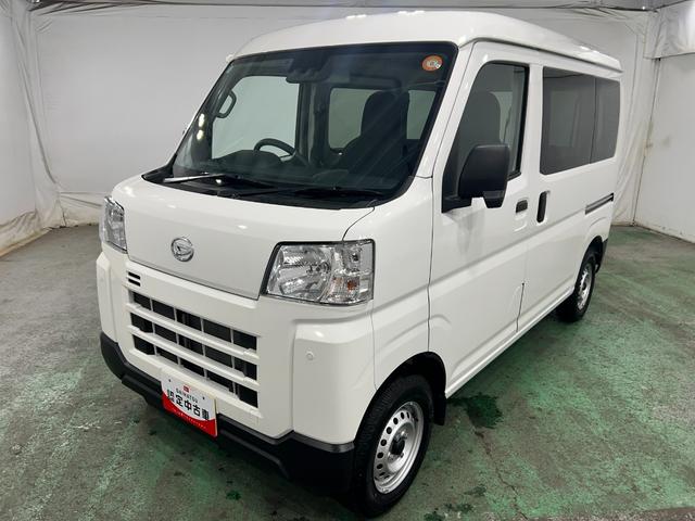 ハイゼットカーゴＤＸ　走行８１１８キロ／ＦＭＡＭラジオ／オートライト／マット１年保証距離無制限　走行距離８１１８キロ　ＦＭＡＭラジオ　純正フロアマット　助手席エアバッグ　クリアランスソナー　オートライト　アイドリングストップ　両側スライドドア（埼玉県）の中古車
