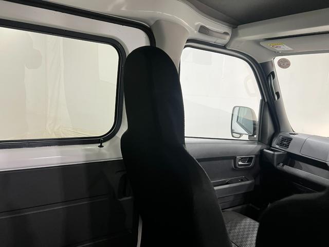 ハイゼットカーゴＤＸ　走行８１１８キロ／ＦＭＡＭラジオ／オートライト／マット１年保証距離無制限　走行距離８１１８キロ　ＦＭＡＭラジオ　純正フロアマット　助手席エアバッグ　クリアランスソナー　オートライト　アイドリングストップ　両側スライドドア（埼玉県）の中古車