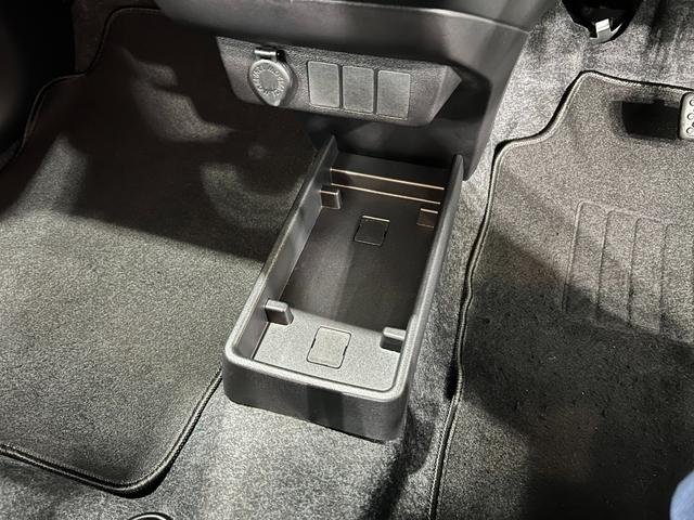 ミライースＬ　ＳＡIII　走行３１７９キロ／オートライト／マット１年保証距離無制限　走行距離３１７９キロ　助手席エアバッグ　マット　クリアランスソナー　オートマチックハイビーム　オートライト　アイドリングストップ　スマートアシスト３　キーレスエントリー（埼玉県）の中古車