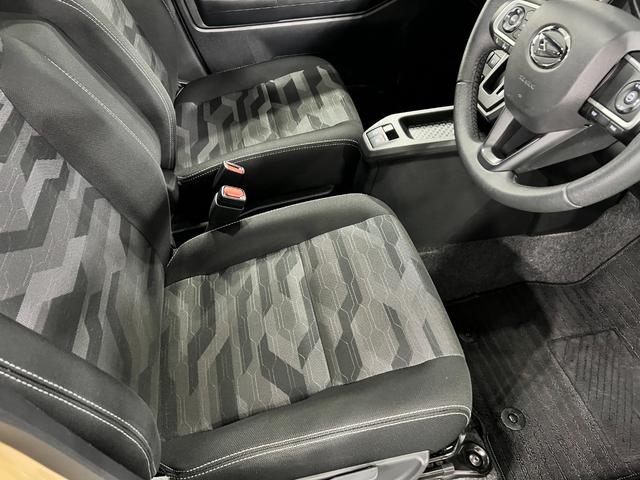 タフトGターボ ダーククロムベンチャー 走行23109キロ一年保証・走行距離無制限走行23109キロ ディスプレイオーディオ ブルートゥース USB バックカメラ ドラレコ ETC クリアランスソナー オートライト LEDヘッドライト シートヒーター(埼玉県)の中古車