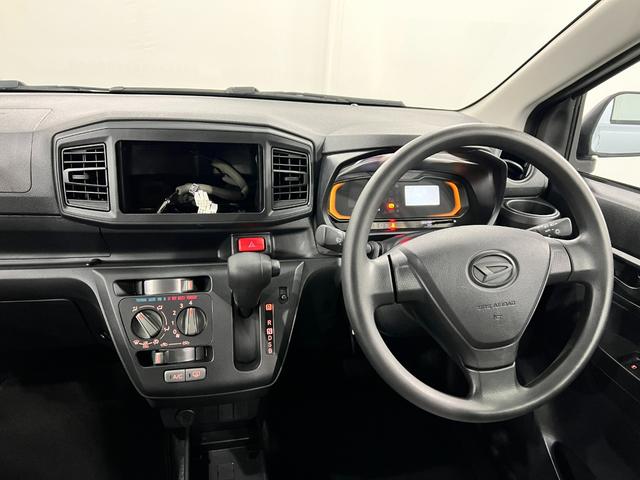 ミライースＬ　ＳＡIII　走行２８２８キロ／オートライト／マット１年保証距離無制限　走行距離２８２８キロ　フロアマット　助手席エアバッグ　クリアランスソナー　オートマチックハイビーム　オートライト　アイドリングストップ　キーレスエントリー（埼玉県）の中古車