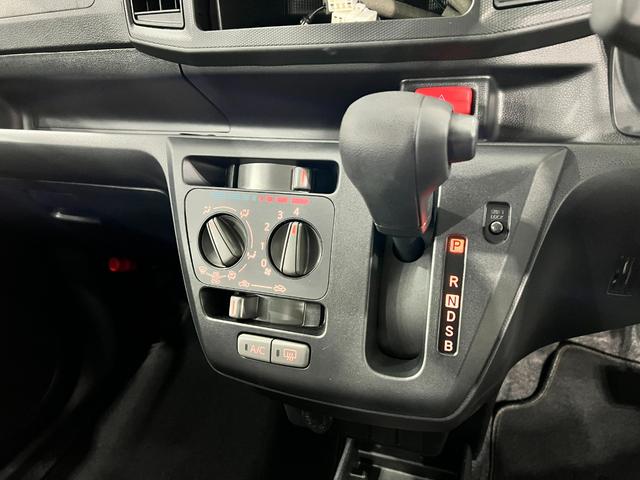 ミライースＬ　ＳＡIII　走行２８２８キロ／オートライト／マット１年保証距離無制限　走行距離２８２８キロ　フロアマット　助手席エアバッグ　クリアランスソナー　オートマチックハイビーム　オートライト　アイドリングストップ　キーレスエントリー（埼玉県）の中古車