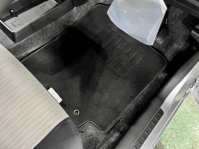 ミライースＬ　ＳＡIII　走行２８２８キロ／オートライト／マット１年保証距離無制限　走行距離２８２８キロ　フロアマット　助手席エアバッグ　クリアランスソナー　オートマチックハイビーム　オートライト　アイドリングストップ　キーレスエントリー（埼玉県）の中古車