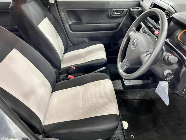 ミライースＬ　ＳＡIII　走行４２１９キロ／オートライト／マット１年保証距離無制限　走行距離４２１９キロ　フロアマット　助手席エアバッグ　クリアランスソナー　オートマチックハイビーム　オートライト　アイドリングストップ　スマートアシスト３　キーレスエントリー（埼玉県）の中古車