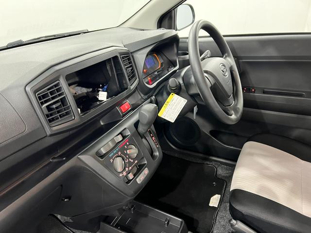 ミライースＬ　ＳＡIII　走行４２１９キロ／オートライト／マット１年保証距離無制限　走行距離４２１９キロ　フロアマット　助手席エアバッグ　クリアランスソナー　オートマチックハイビーム　オートライト　アイドリングストップ　スマートアシスト３　キーレスエントリー（埼玉県）の中古車