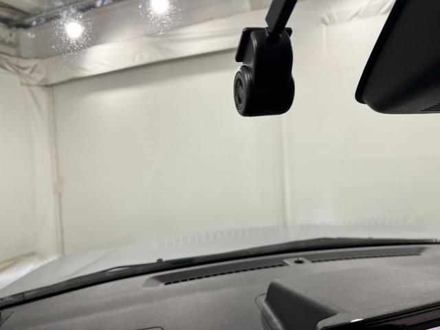 ロッキープレミアム　走行４２２３２キロ／車検整備付／ナビ／ドラレコ一年保証・走行距離無制限走行４２２３２キロ　フルセグナビ　バックカメラ　ドラレコ　クリアランスソナー　オートライト　ＬＥＤヘッドライト　シートヒーター（埼玉県）の中古車