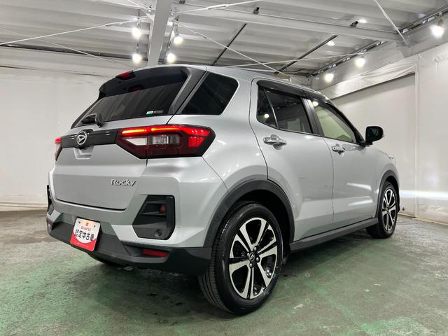 ロッキープレミアム　走行４２２３２キロ／車検整備付／ナビ／ドラレコ一年保証・走行距離無制限走行４２２３２キロ　フルセグナビ　バックカメラ　ドラレコ　クリアランスソナー　オートライト　ＬＥＤヘッドライト　シートヒーター（埼玉県）の中古車