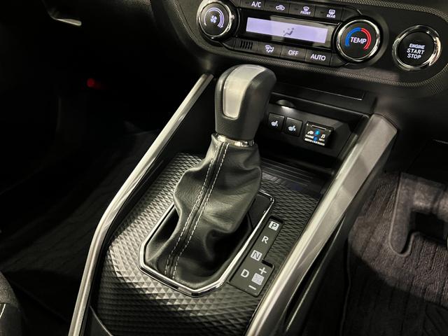 ロッキープレミアム　走行４２２３２キロ／車検整備付／ナビ／ドラレコ一年保証・走行距離無制限走行４２２３２キロ　フルセグナビ　バックカメラ　ドラレコ　クリアランスソナー　オートライト　ＬＥＤヘッドライト　シートヒーター（埼玉県）の中古車