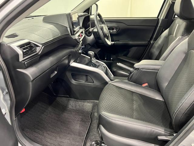 ロッキープレミアム　走行４２２３２キロ／車検整備付／ナビ／ドラレコ一年保証・走行距離無制限走行４２２３２キロ　フルセグナビ　バックカメラ　ドラレコ　クリアランスソナー　オートライト　ＬＥＤヘッドライト　シートヒーター（埼玉県）の中古車