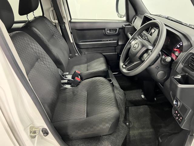 ハイゼットカーゴクルーズ　走行１００６６キロ／クリアランスソナー一年保証・走行距離無制限走行１００６６キロ　助手席エアバック　クリアランスソナー　オートライト　キーフリー　パワーウィンド（埼玉県）の中古車