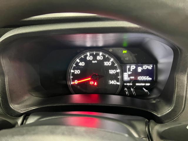 ハイゼットカーゴクルーズ　走行１００６６キロ／クリアランスソナー一年保証・走行距離無制限走行１００６６キロ　助手席エアバック　クリアランスソナー　オートライト　キーフリー　パワーウィンド（埼玉県）の中古車