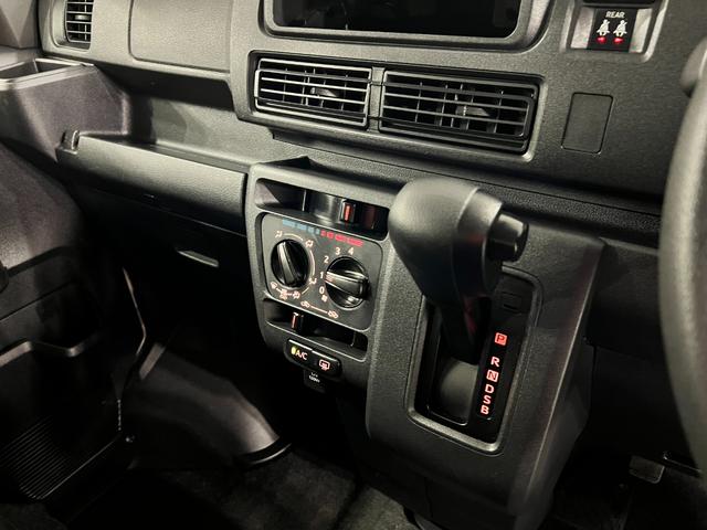 ハイゼットカーゴクルーズ　走行１００６６キロ／クリアランスソナー一年保証・走行距離無制限走行１００６６キロ　助手席エアバック　クリアランスソナー　オートライト　キーフリー　パワーウィンド（埼玉県）の中古車