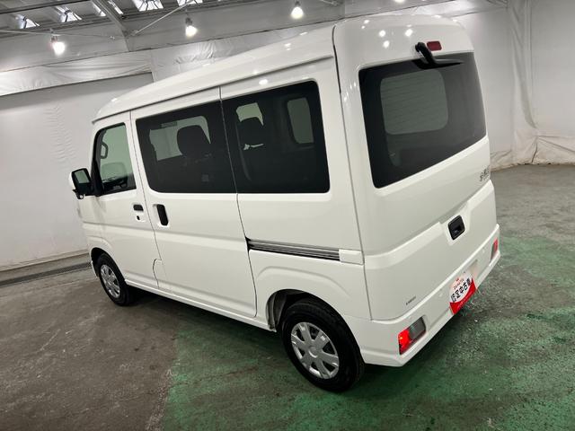 ハイゼットカーゴクルーズ　走行１００６６キロ／クリアランスソナー一年保証・走行距離無制限走行１００６６キロ　助手席エアバック　クリアランスソナー　オートライト　キーフリー　パワーウィンド（埼玉県）の中古車