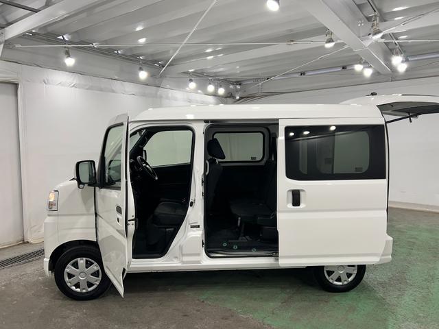 ハイゼットカーゴクルーズ　走行１００６６キロ／クリアランスソナー一年保証・走行距離無制限走行１００６６キロ　助手席エアバック　クリアランスソナー　オートライト　キーフリー　パワーウィンド（埼玉県）の中古車