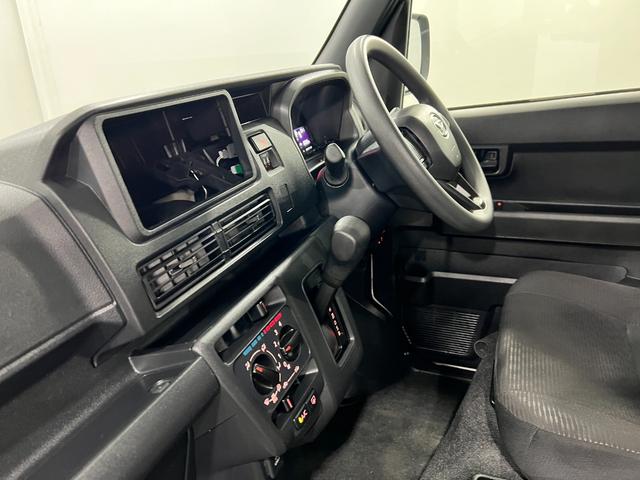 ハイゼットカーゴクルーズ　走行１００６６キロ／クリアランスソナー一年保証・走行距離無制限走行１００６６キロ　助手席エアバック　クリアランスソナー　オートライト　キーフリー　パワーウィンド（埼玉県）の中古車