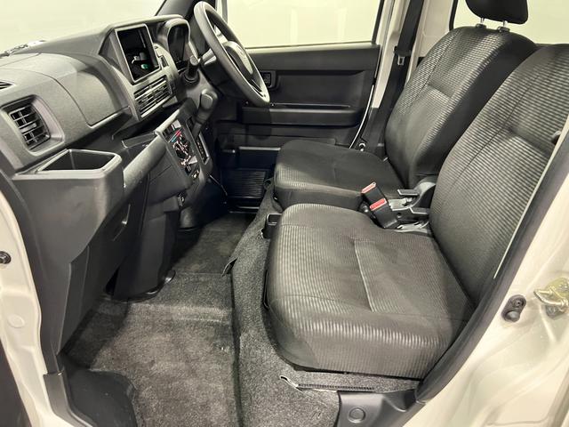 ハイゼットカーゴクルーズ　走行１００６６キロ／クリアランスソナー一年保証・走行距離無制限走行１００６６キロ　助手席エアバック　クリアランスソナー　オートライト　キーフリー　パワーウィンド（埼玉県）の中古車