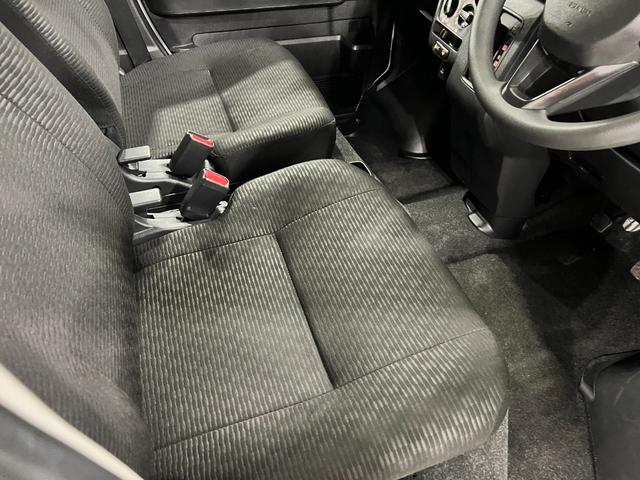 ハイゼットカーゴクルーズ　走行１００６６キロ／クリアランスソナー一年保証・走行距離無制限走行１００６６キロ　助手席エアバック　クリアランスソナー　オートライト　キーフリー　パワーウィンド（埼玉県）の中古車