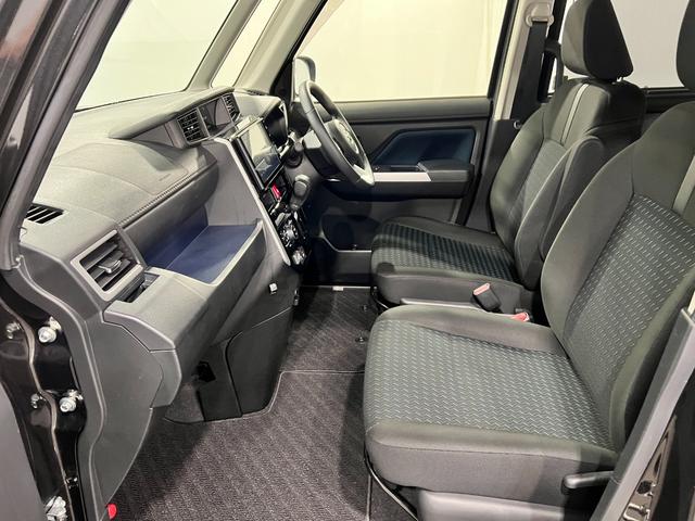 ルーミーカスタムＧ　車検整備付／走行２５８７２キロ／ディスプレイＯＤ１年保証距離無制限　走行距離２５８７２キロ　ディスプレイオーディオ　ブルートゥース　全周囲カメラ　車検整備付　タイヤ４本交換　クリアランスソナー　オートライト　ＬＥＤヘッドライト　両側電動スライドドア（埼玉県）の中古車