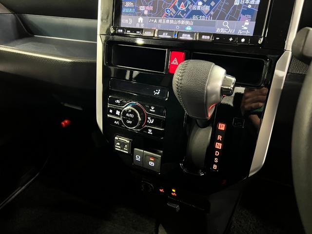 トールカスタムＧ　走行８０１４キロ／９インチナビ／パノラマモニター純正フルセグナビ　パノラマモニター　純正マット　ＬＥＤヘッドランプ　アイドリングストップ　両側電動スライドドア　オート格納式ドアミラー　電動パーキングブレーキ１年保証距離無制限　走行距離８０１４キロ（東京都）の中古車