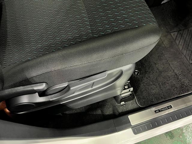 トールカスタムＧ　走行８０１４キロ／９インチナビ／パノラマモニター純正フルセグナビ　パノラマモニター　純正マット　ＬＥＤヘッドランプ　アイドリングストップ　両側電動スライドドア　オート格納式ドアミラー　電動パーキングブレーキ１年保証距離無制限　走行距離８０１４キロ（東京都）の中古車