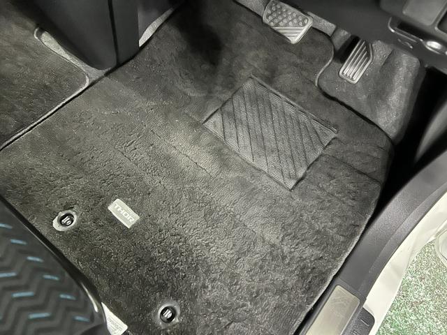 トールカスタムＧ　走行８０１４キロ／９インチナビ／パノラマモニター純正フルセグナビ　パノラマモニター　純正マット　ＬＥＤヘッドランプ　アイドリングストップ　両側電動スライドドア　オート格納式ドアミラー　電動パーキングブレーキ１年保証距離無制限　走行距離８０１４キロ（東京都）の中古車