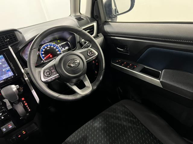 トールカスタムＧ　走行８０１４キロ／９インチナビ／パノラマモニター純正フルセグナビ　パノラマモニター　純正マット　ＬＥＤヘッドランプ　アイドリングストップ　両側電動スライドドア　オート格納式ドアミラー　電動パーキングブレーキ１年保証距離無制限　走行距離８０１４キロ（東京都）の中古車