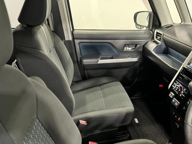 トールカスタムＧ　走行８０１４キロ／９インチナビ／パノラマモニター純正フルセグナビ　パノラマモニター　純正マット　ＬＥＤヘッドランプ　アイドリングストップ　両側電動スライドドア　オート格納式ドアミラー　電動パーキングブレーキ１年保証距離無制限　走行距離８０１４キロ（東京都）の中古車