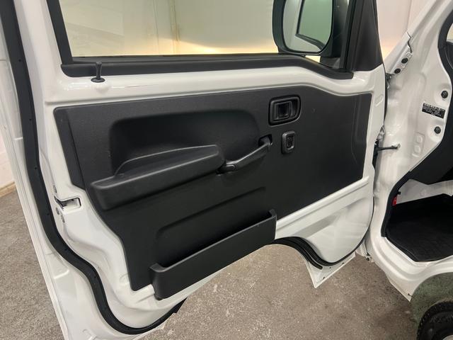 ハイゼットトラックＥＸＴ　走行９９９３キロ／クリアランスソナ／プッシュスタート一年保証・走行距離無制限走行９９９３キロ　助手席エアバック　純正カーペットマット　クリアランスソナー　オートライト　アイドリングストップ　プッシュスタート（埼玉県）の中古車