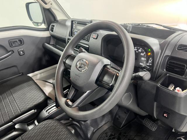 ハイゼットトラックＥＸＴ　走行９９９３キロ／クリアランスソナ／プッシュスタート一年保証・走行距離無制限走行９９９３キロ　助手席エアバック　純正カーペットマット　クリアランスソナー　オートライト　アイドリングストップ　プッシュスタート（埼玉県）の中古車